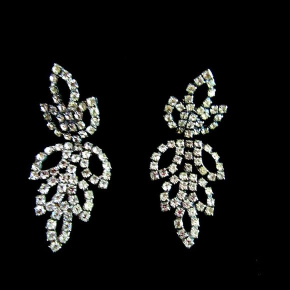 Clear rhinestone long dangling pierced earrings - articulated -Lots of sparkle! - Picture 5 of 8